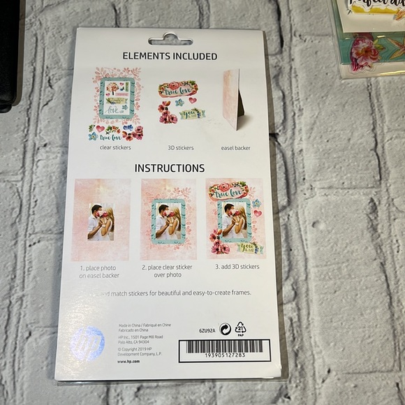 HP Moment Makers 3D Sticker Frames + Mini Album + Wall Hanging Garland - Picture 4 of 12